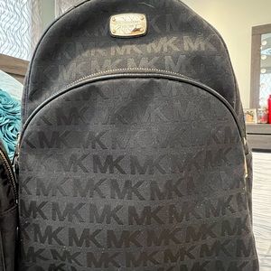 Michael Kors backpack set 🔥 FREE SHIPPING!🔥